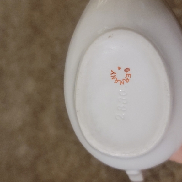 Antique German White Porcelain Feeder Emboss Raised Floral Pattern - Picture 5 of 5